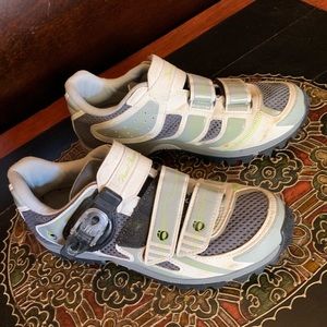 Pearl Izumi women’s cycling shoes